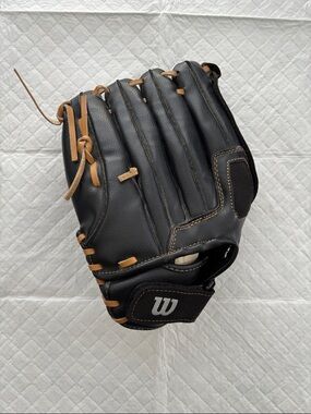 Wilson A360 Contender Baseball Glove, 13-in